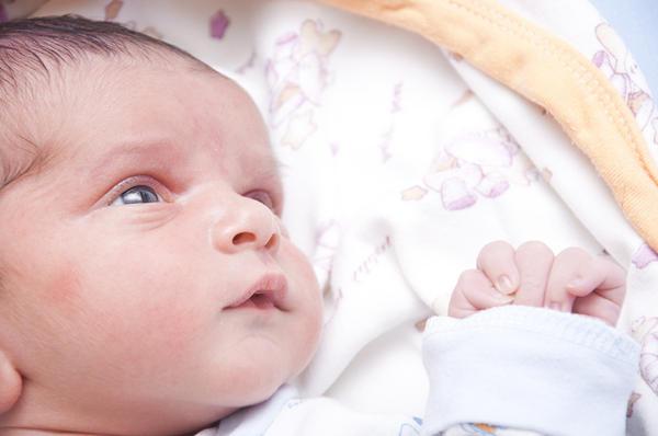 Druhý měsíc života novorozence: spánek, procházky a vývoj