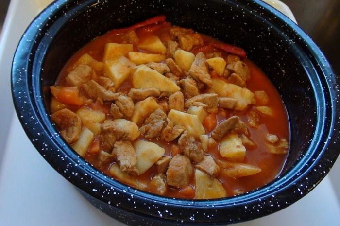 Recept na guláš ve vícerozměrném. Vaření pro celou rodinu