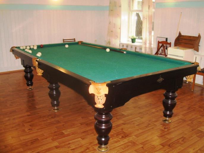 billiard v rekreačním středisku 