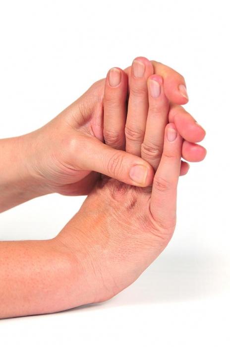 Bolest ruky: příčiny, příznaky, léčba